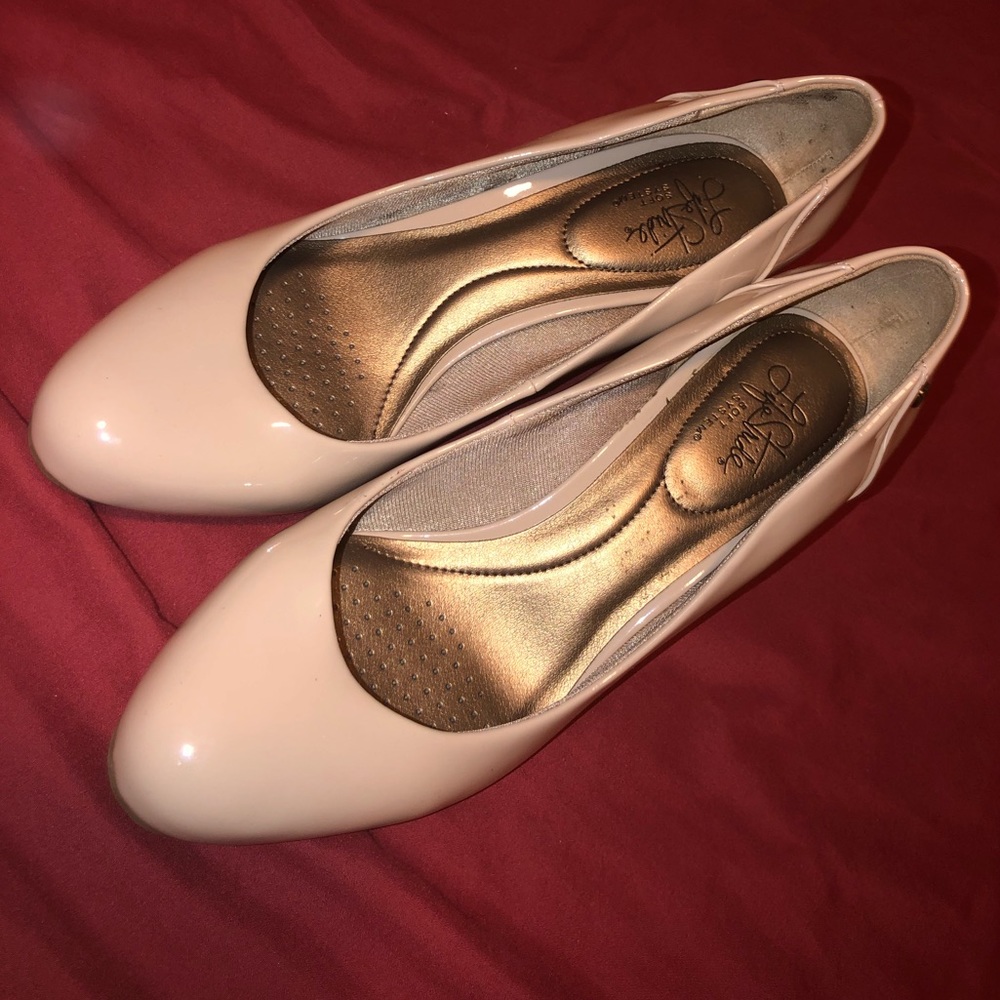 Tan Heels - Picture 5 of 5